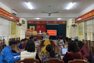 Chuyên đề “Đảng viên tiên phong học tập kỹ năng số” của chi bộ Trường Tiểu học Thị Trấn Me