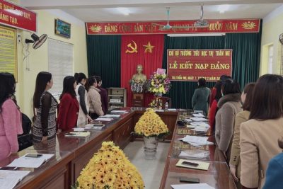 Lễ Kết nạp Đảng viên mới của Chi bộ trường Tiểu học Thị trấn Me 2023