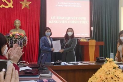 Lễ trao Quyết định công nhận đảng viên chính thức cho đảng viên nhân dịp đầu xuân mới 07/02/2022
