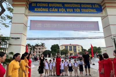 Tưng bừng ngày tựu trường của học sinh lớp 1