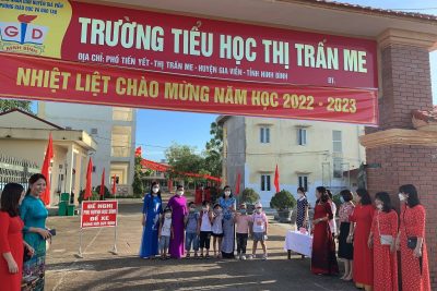 VUI ĐẾN TRƯỜNG CÙNG HỌC SINH LỚP 1 TRƯỜNG TIỂU HỌC THỊ TRẤN ME